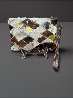 Bhrayna Bags Patchwork Cowhide Wristlet Clutch🤎